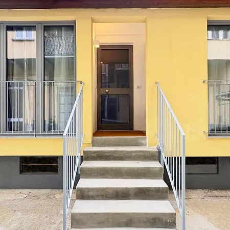 Modern Urban Escape Daire